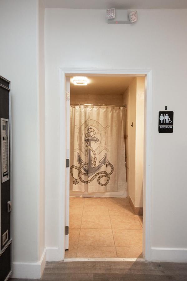Anchor Pointe Gasthof 2*